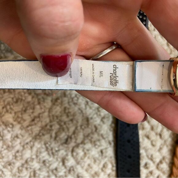 Lot of 6‎ Ladies Skinny Belts Various Styles Size Medium to Large - Picture 11 of 16